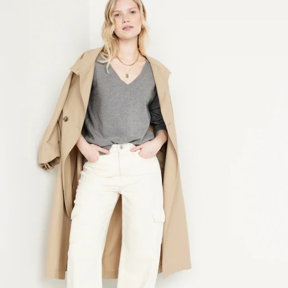 NWT OLD NAVY SoSoft Loose V-Neck Sweater Color: Heather Gray - Picture 4 of 7